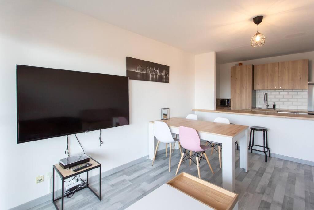 L41 Suite Paladium 8Pax 4Rooms Balcony Wifi Ac Nice Exterior photo