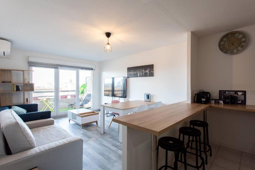 L41 Suite Paladium 8Pax 4Rooms Balcony Wifi Ac Nice Exterior photo